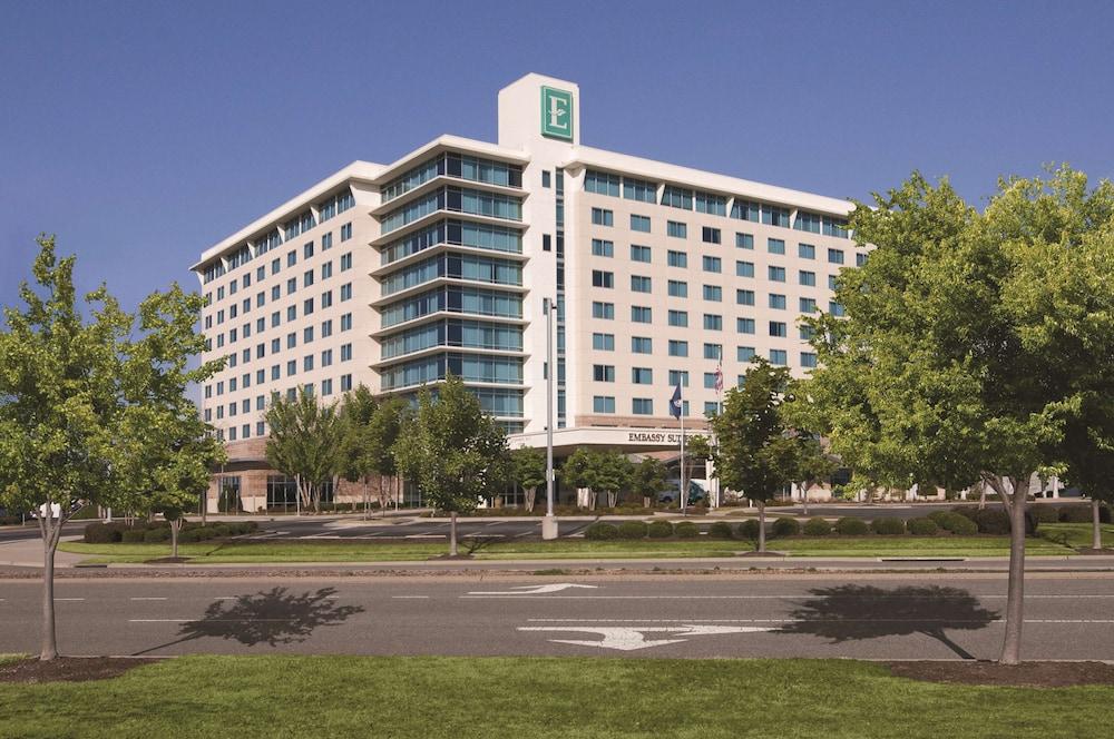Embassy Suites By Hilton Hampton Convention Center Esterno foto