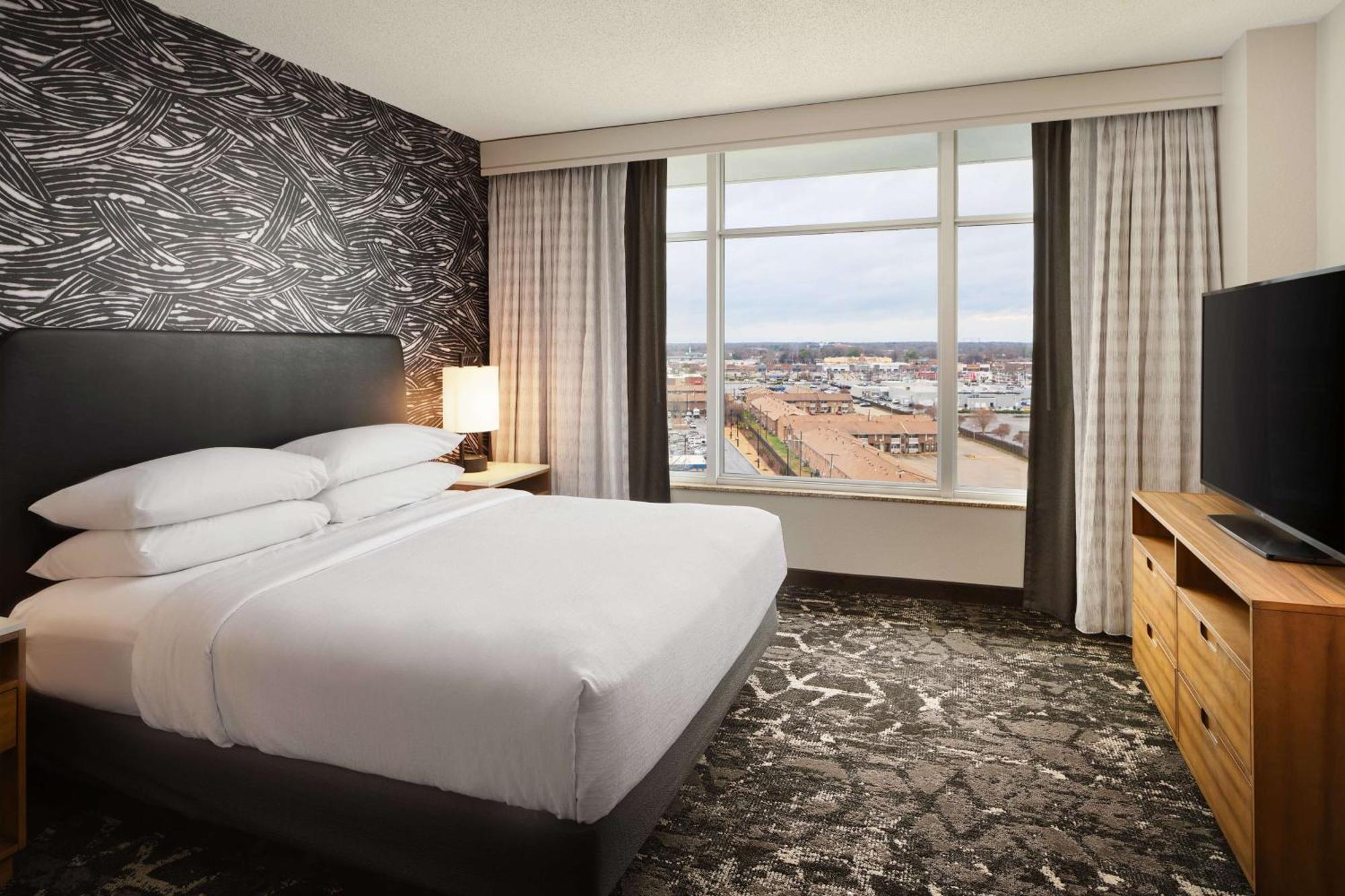 Embassy Suites By Hilton Hampton Convention Center Esterno foto