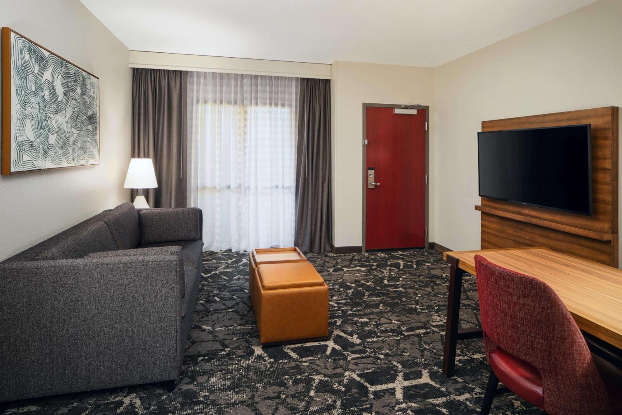 Embassy Suites By Hilton Hampton Convention Center Esterno foto