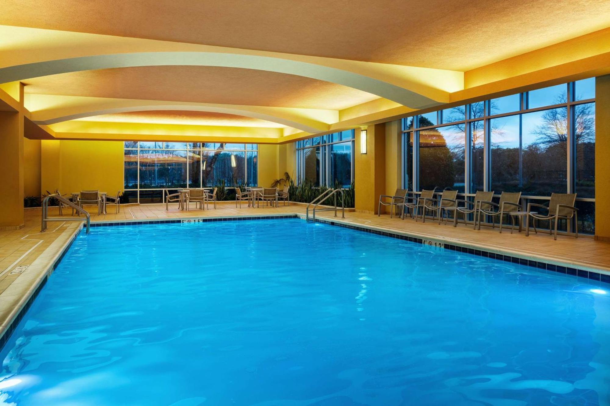 Embassy Suites By Hilton Hampton Convention Center Esterno foto