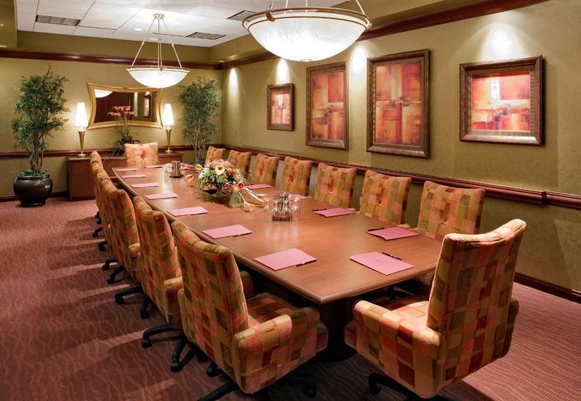 Embassy Suites By Hilton Hampton Convention Center Servizi foto